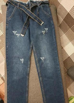 Джинсы на девочку, 146 разм.