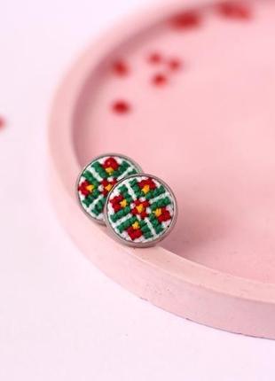 Гвоздики с вышивкой / вышитые серьги / серьги в этно стиле