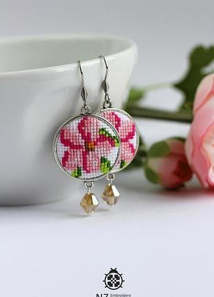 Серьги с вышивкой "яблоневый цвет"