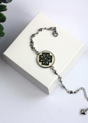 Браслет с вышивкой / вышитый браслет