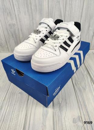 Adidas forum low white black