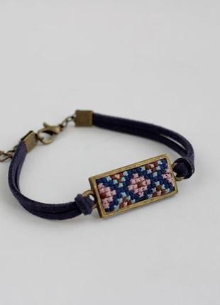 Браслет з вишивкою