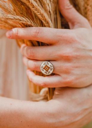 Кольцо с вышивкой