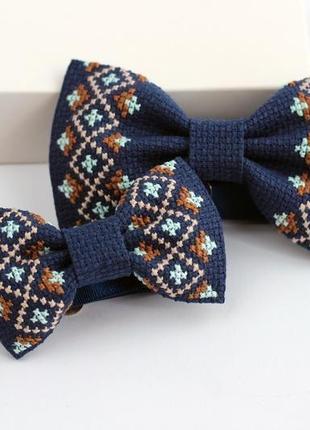 Комплект вышитых бабочек в стиле family look (2шт)