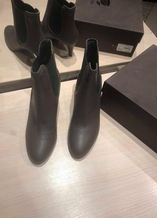 Жіночі демісезонні черевики. navyboot (швейцарія)2 фото