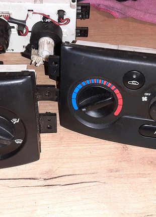 Блок управління пічкою кондиціонером на шевроле авео т200