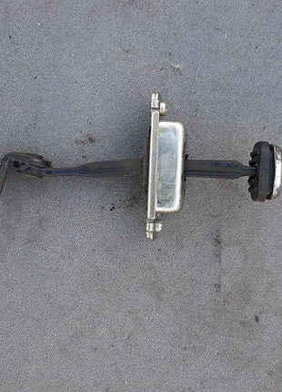 Обмежувач відкриття дверей передній лівий/правий aveo grog корея