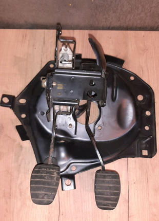 Педаль газу і гальма renault logan