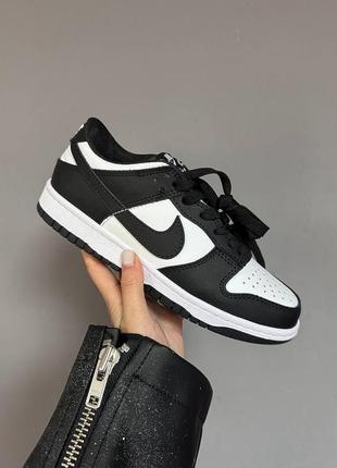 Круті жіночі кросівки nike sb dunk low black white panda premium чорно-білі