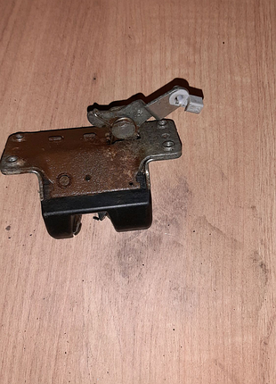 Замок кришки багажника opel zafira а