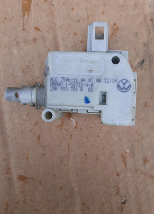 Привід замку багажника skoda octavia tour 3b0959781b