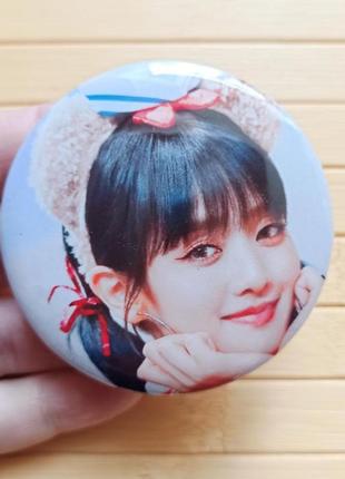 Значок мінні аділь minnie (g)i-dle 5,6 см