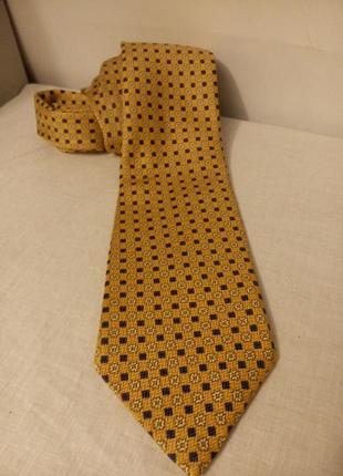Яркий шелковый галстук