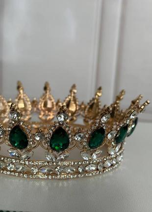 Фантастична корона з зеленим камінням swarovski, золото