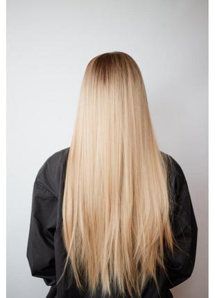 Парик теплый блонд длинные ровные волосы с темными корнями3 фото