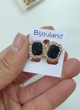 Серьги с черным камнем