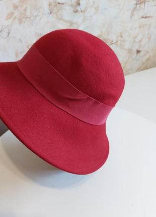 Червона вінтажна шляпка e.werle
вовна, оригінал. париж4 фото