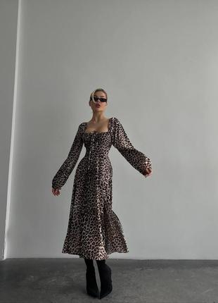 Леопардова міді сукня з шнурівкою на спинці