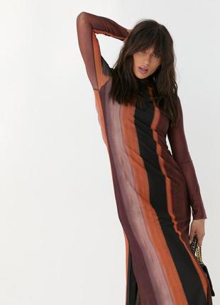 Стильна сукня з абстрактним візерунком та круглою горловиною, коричнева, 100% поліестер3 фото