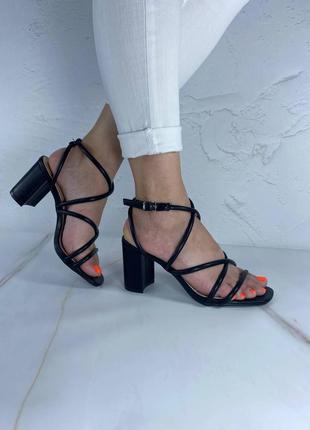 Босоніжки жіночі