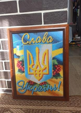 Картина вышита чешским бисером