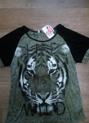 Красива футболка від-peacocks