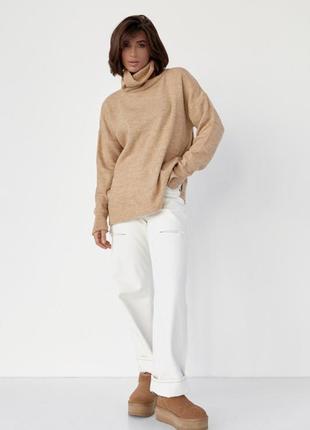Женский свитер oversize с разрезами по бокам, цвет: светло-коричневый7 фото