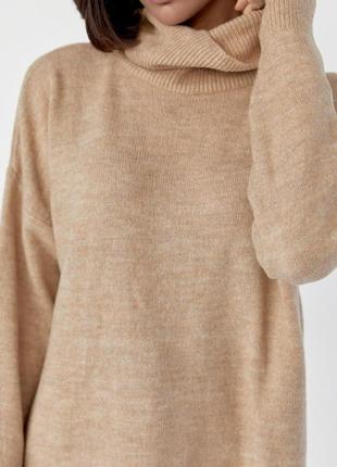 Женский свитер oversize с разрезами по бокам, цвет: светло-коричневый4 фото