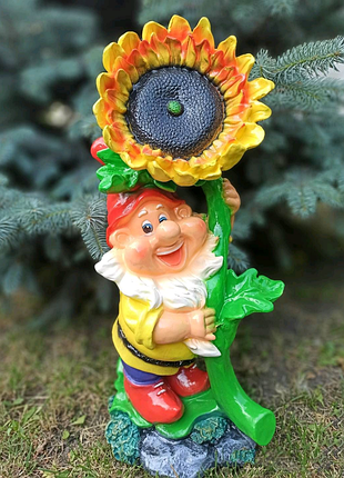 Садова фігура гном з соняшником