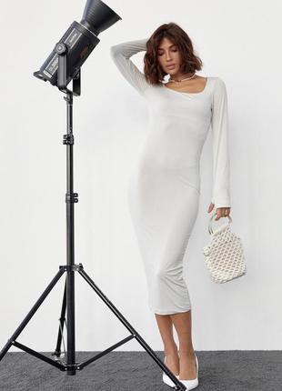 Силуетне мідіплаття з квадратною горловиною, колір: молочний. стильна сукня з довгими рукавами і квадратним вирізом, біфлекс