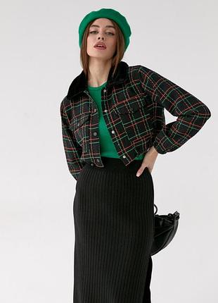 Женский модный короткий жакет с отложным воротником из экомеха, черного цвета