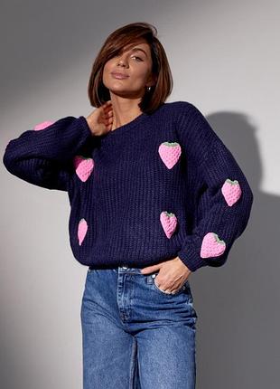 Вязаная кофта с клубничкой, цвет: темно-синий