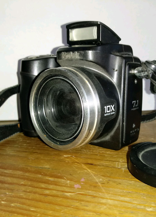 Цифровий фотоапарат kodak easysharezd710.