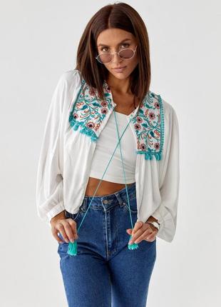 Жіноча блуза-накидка з вишивкою і шовковими шнурками, колір: молочний