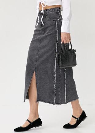 Джинсовая юбка миди с разрезом и бахромой, цвет: темно-серый5 фото