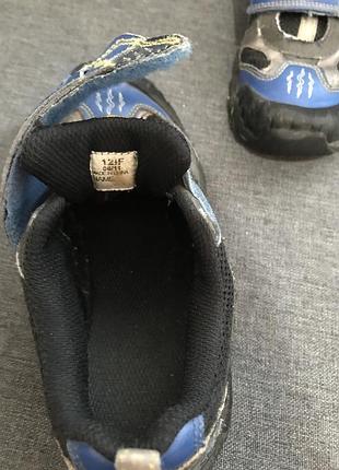 Кроссовки 3