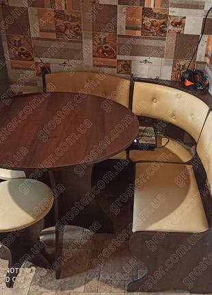 Кухонний куточок боярин зі столом і табуретами10 фото