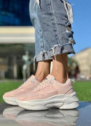 Жіночі кросівки світло рожеві2 фото