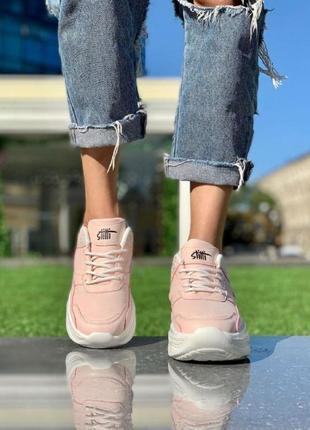 Жіночі кросівки світло рожеві3 фото