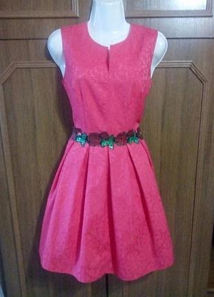 Сукня червона з вишивкою платье красное пышное