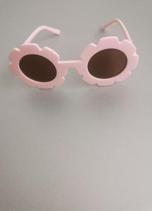Дитячі сонячні окуляри квіточкою модні рожеві4 фото