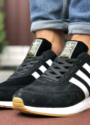 Зимние кроссовки adidas iniki