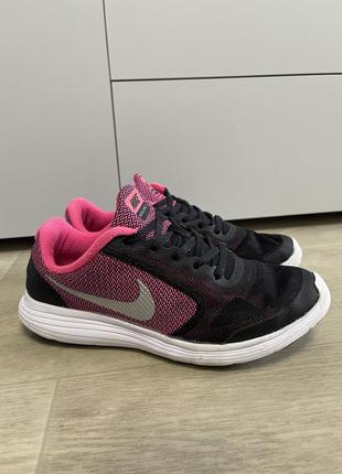 Кроссовки nike revolution 3