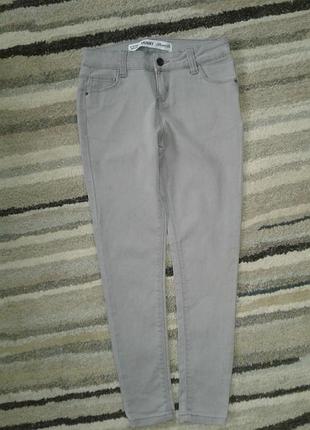 Джинси скінни