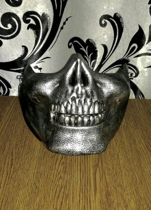 Сіра карнавальна маска; череп1 фото