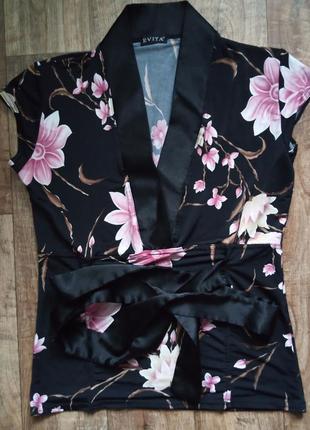 Блузка с цветами