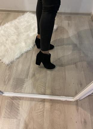 Замшевые ботинки zara