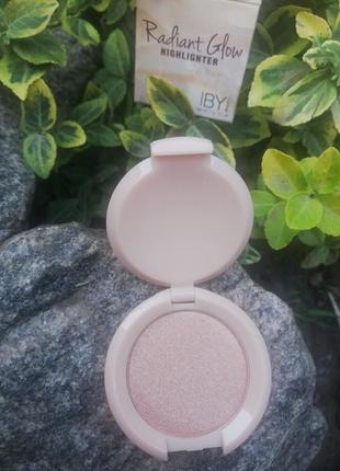 Iby radiant beauty glow highlighter золотистий перловий хайлайтер