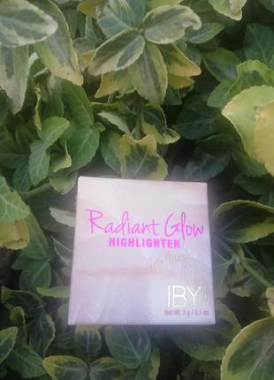 Iby beauty  radiant glow highlighter золотистый жемчужный хайлайтер3 фото