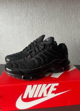 Кроссовки nike air max plus tn triple black